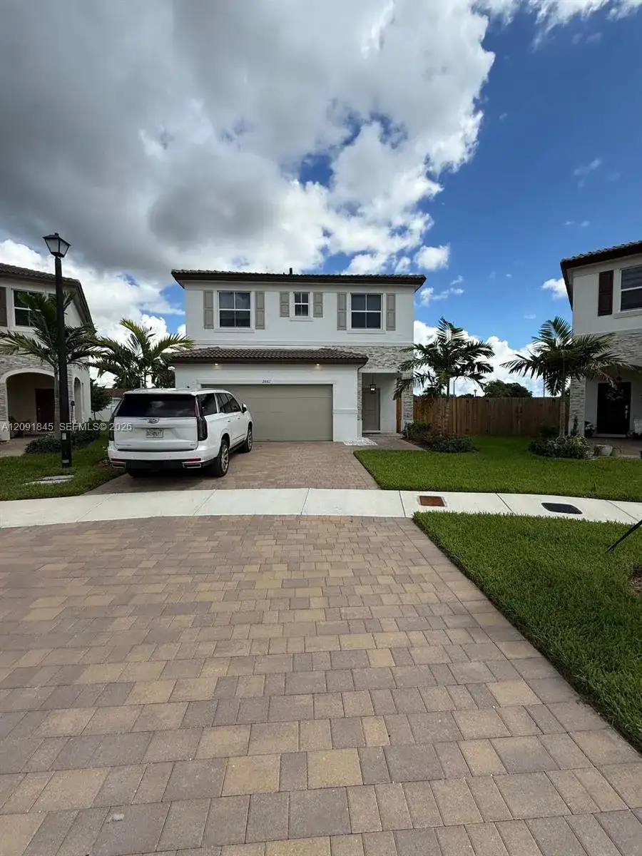 2661 SE 24th Ct, Homestead FL 33035 photo 2