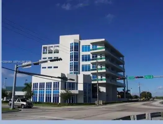 2300 W 84th St # 106, Hialeah FL 33016
