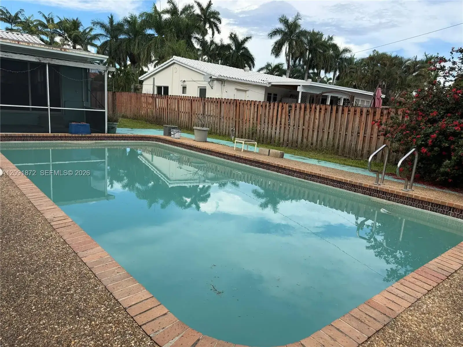 1146 Polk St, Hollywood FL 33019 photo 2