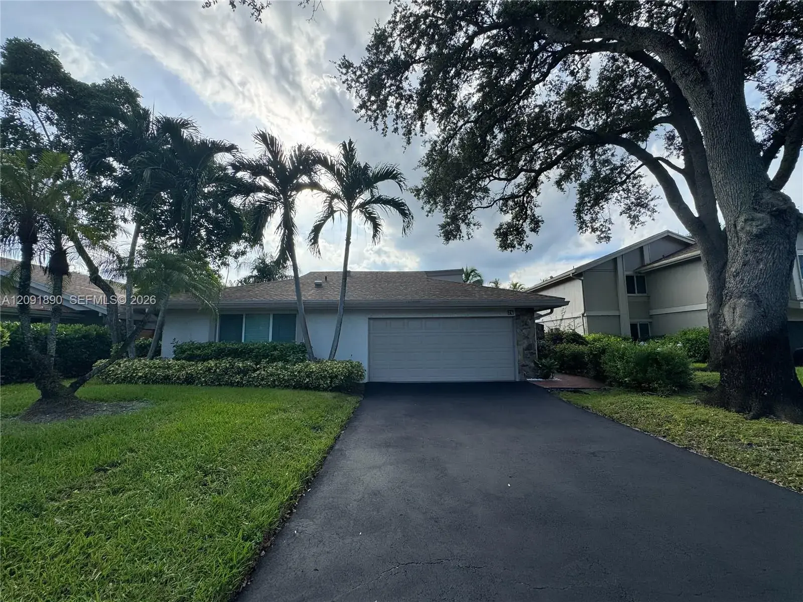 76 Ivy Rd, Hollywood FL 33021