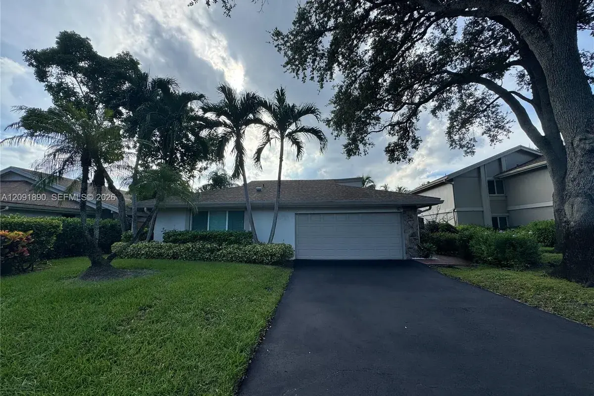 76 Ivy Rd, Hollywood FL 33021