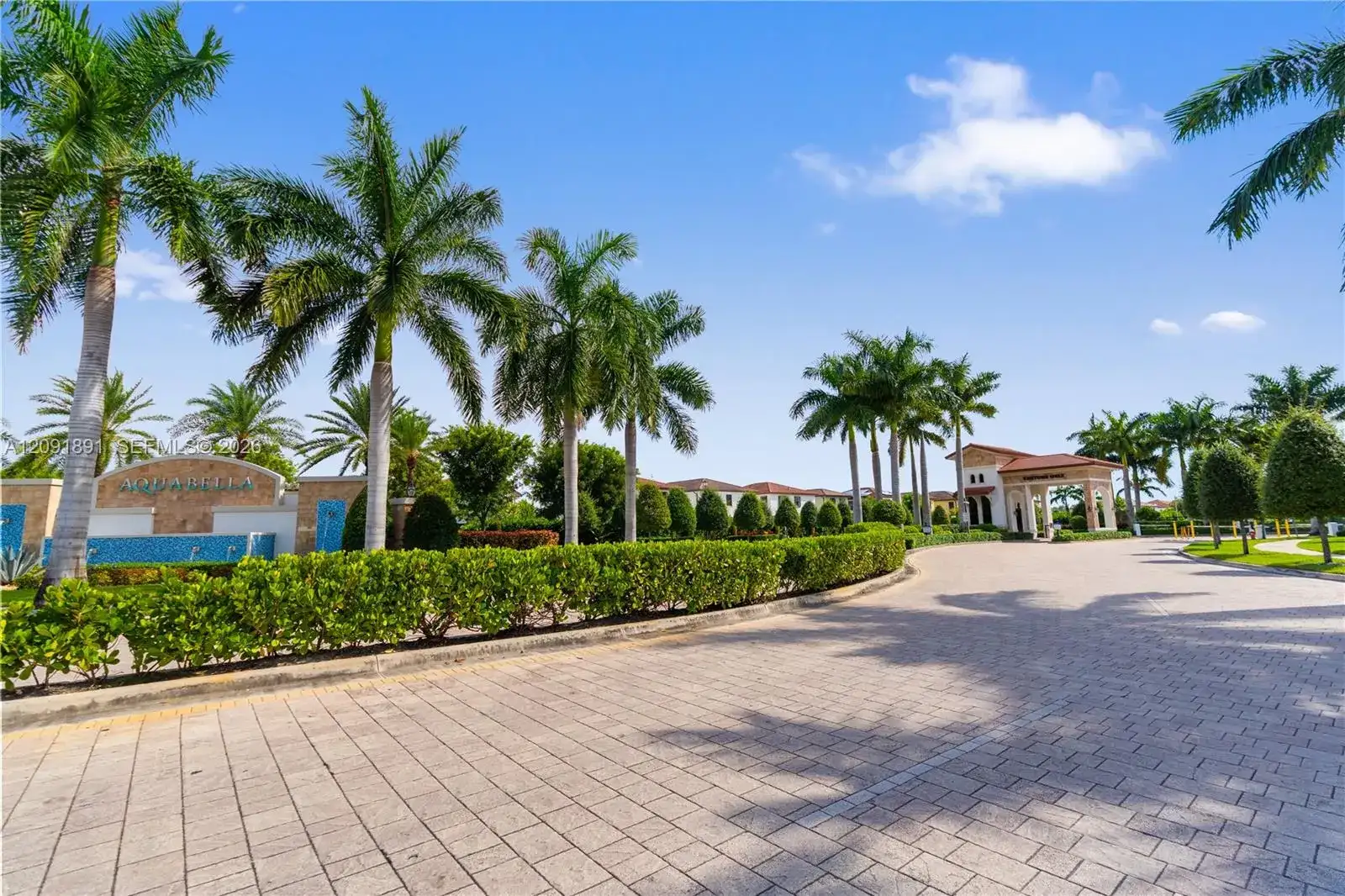 10496 W 33rd Ln, Hialeah FL 33018 photo 2
