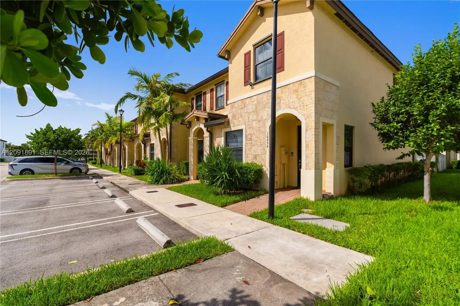 10496 W 33rd Ln, Hialeah FL 33018 photo 4