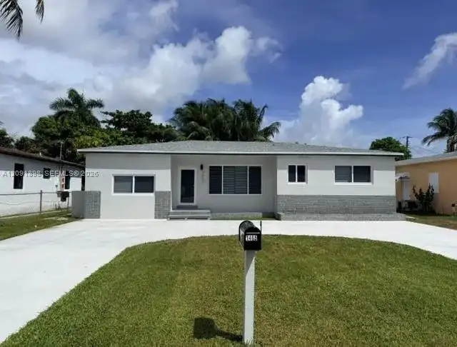 1465 NE 118th St, Miami FL 33161