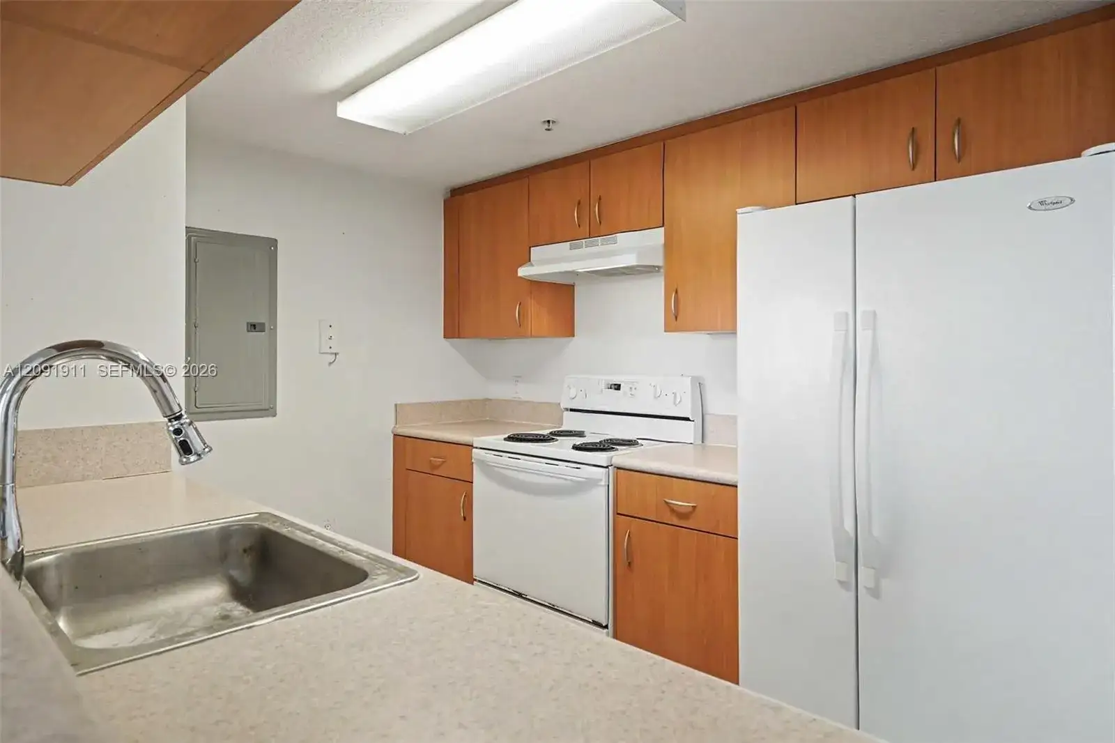 816 NW 11th St # 906, Miami FL 33136 photo 2