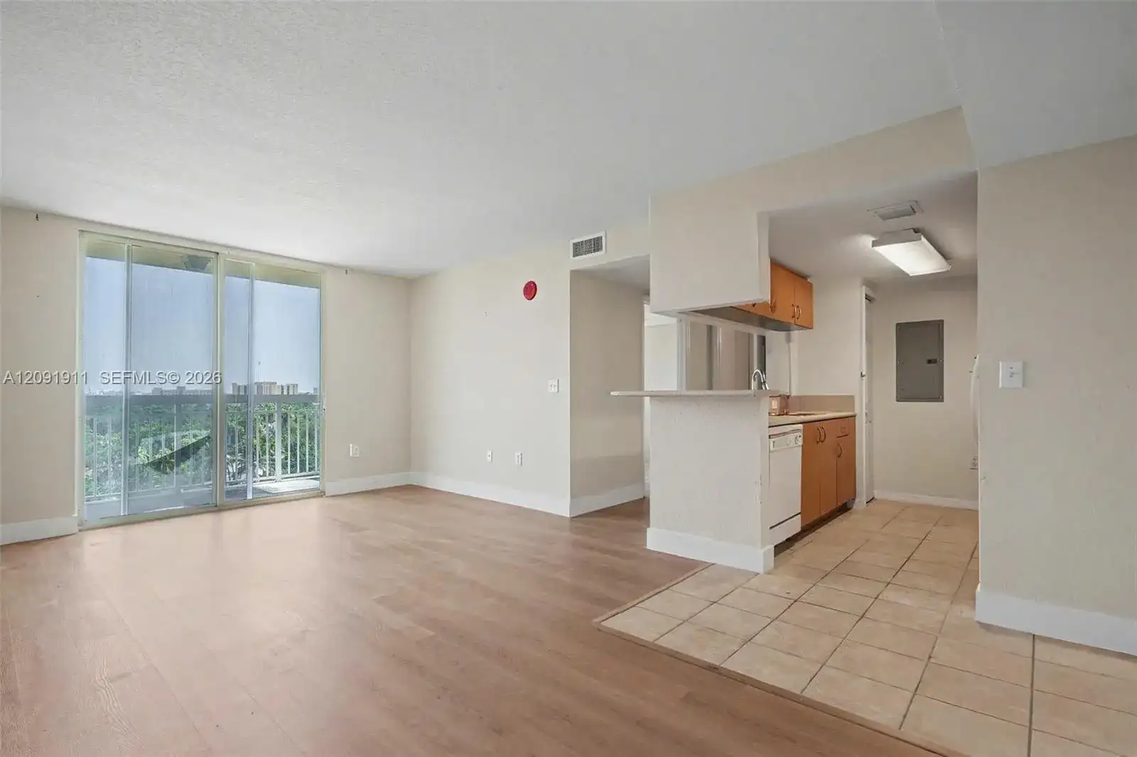 816 NW 11th St # 906, Miami FL 33136 photo 4