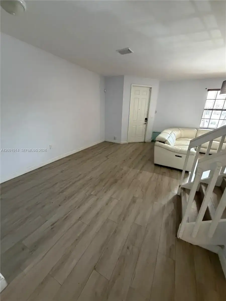 3515 W 89th Pl, Hialeah FL 33018 photo 4