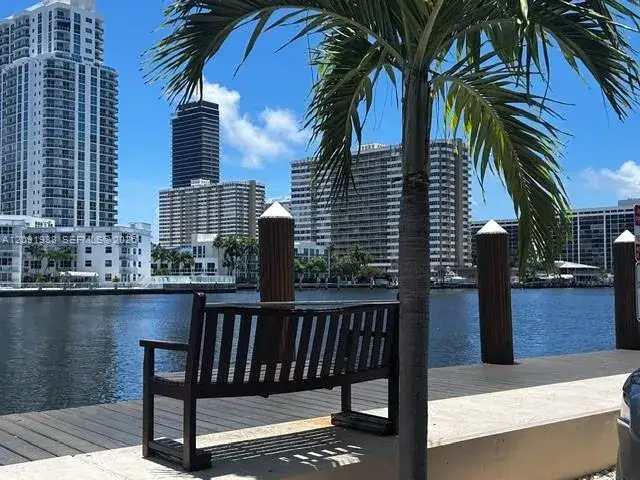 111 Golden Isles Dr # F7, Hallandale Beach FL 33009