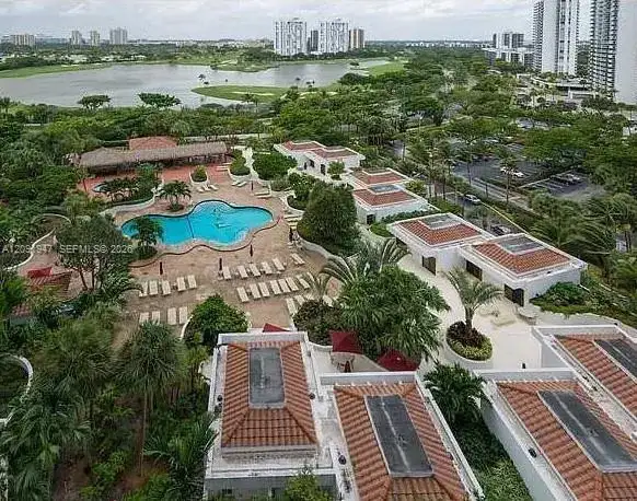 20281 E Country Club Dr # 1105, Aventura FL 33180 photo 2