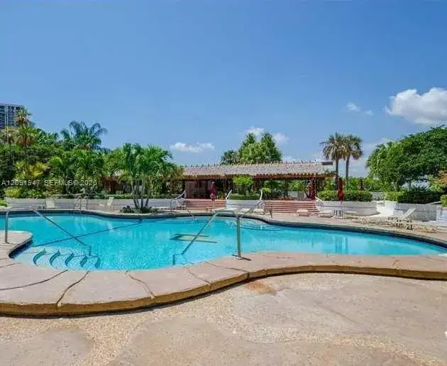 20281 E Country Club Dr # 1105, Aventura FL 33180 photo 4