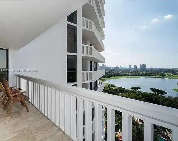 20281 E Country Club Dr # 1105, Aventura FL 33180 photo 5