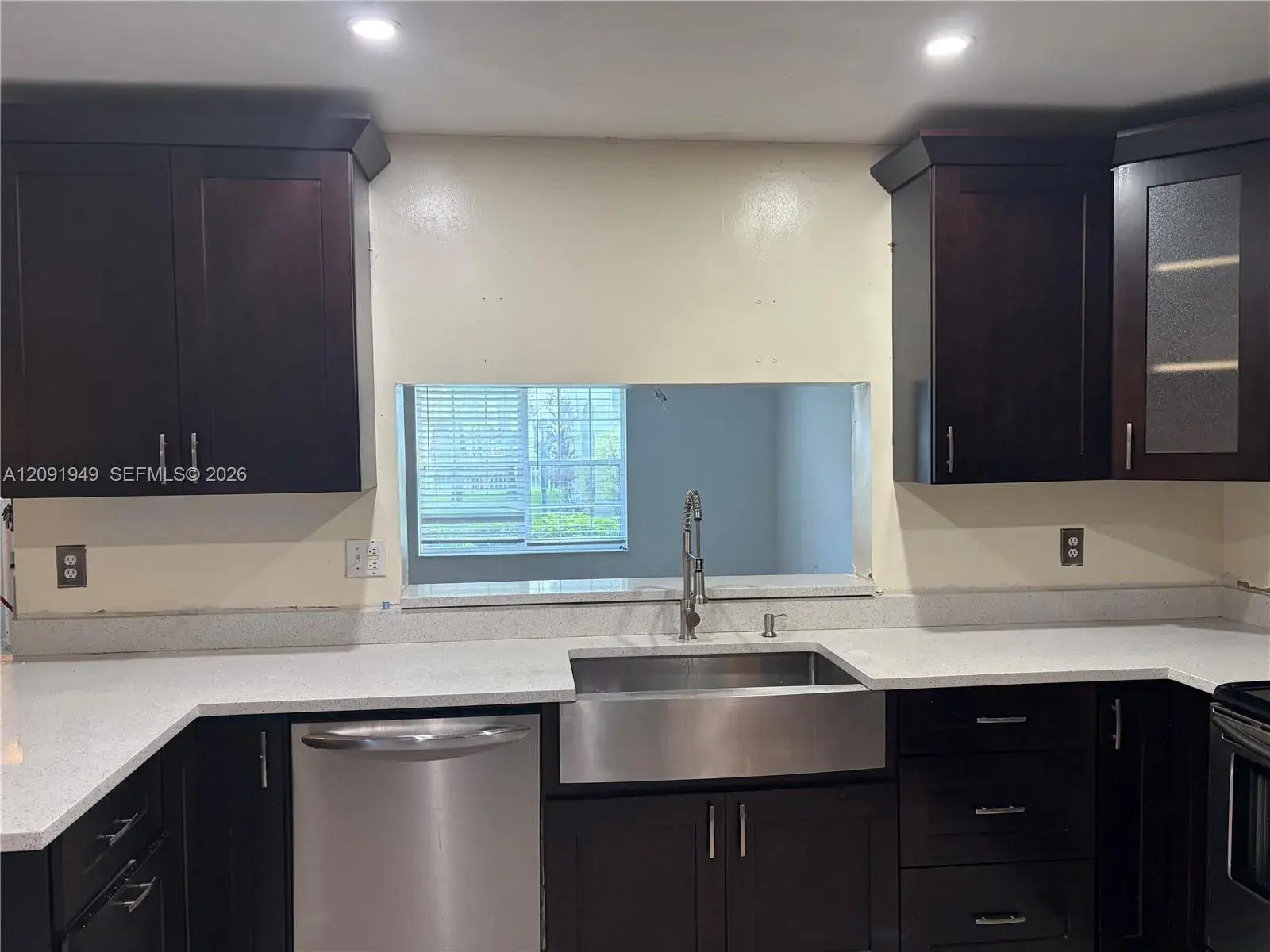 10837 NW 8th St, Pembroke Pines FL 33026