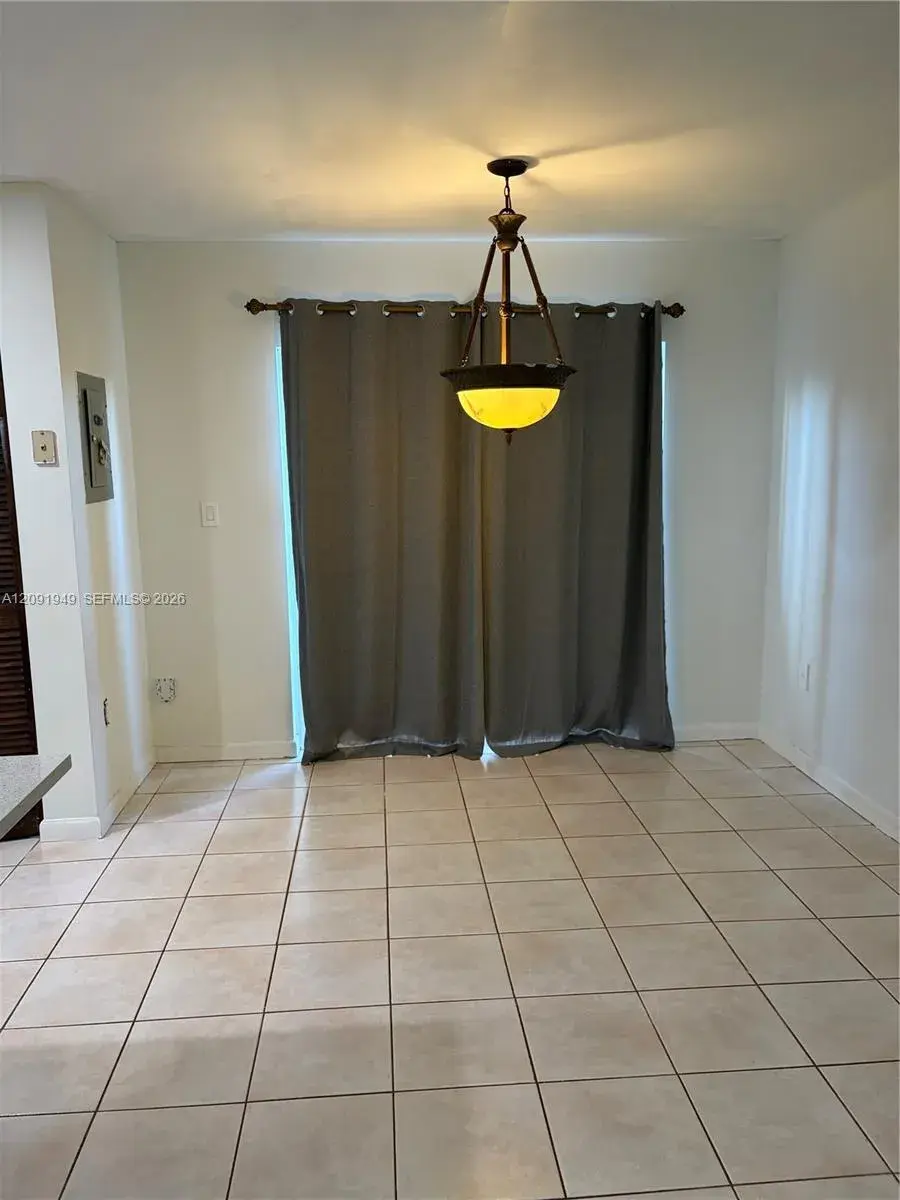 10837 NW 8th St, Pembroke Pines FL 33026