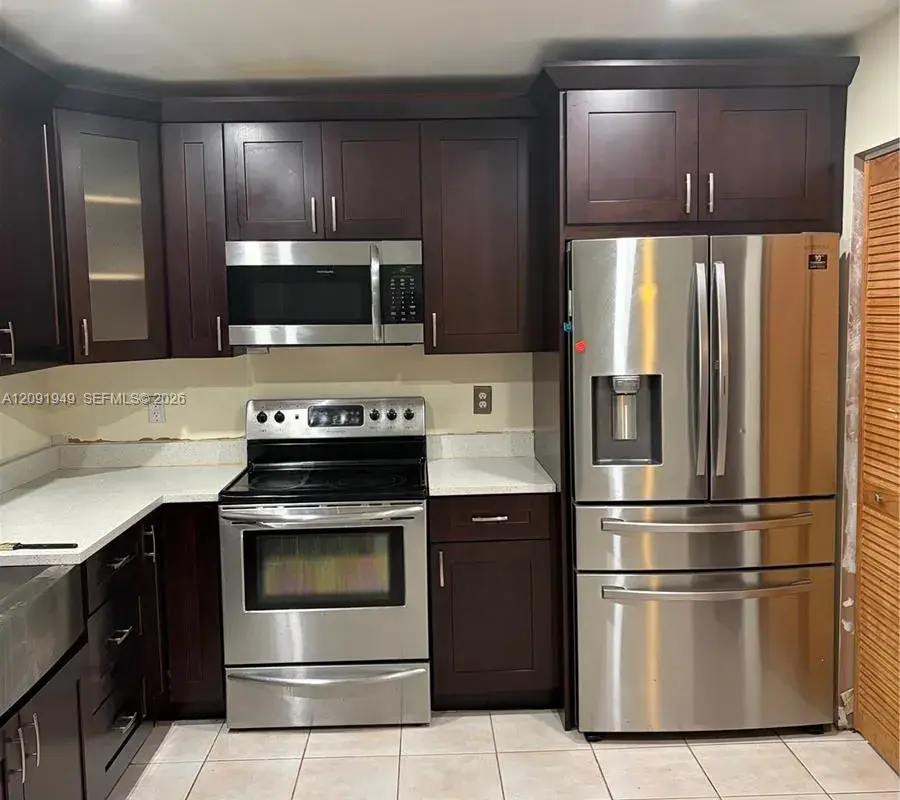 10837 NW 8th St, Pembroke Pines FL 33026