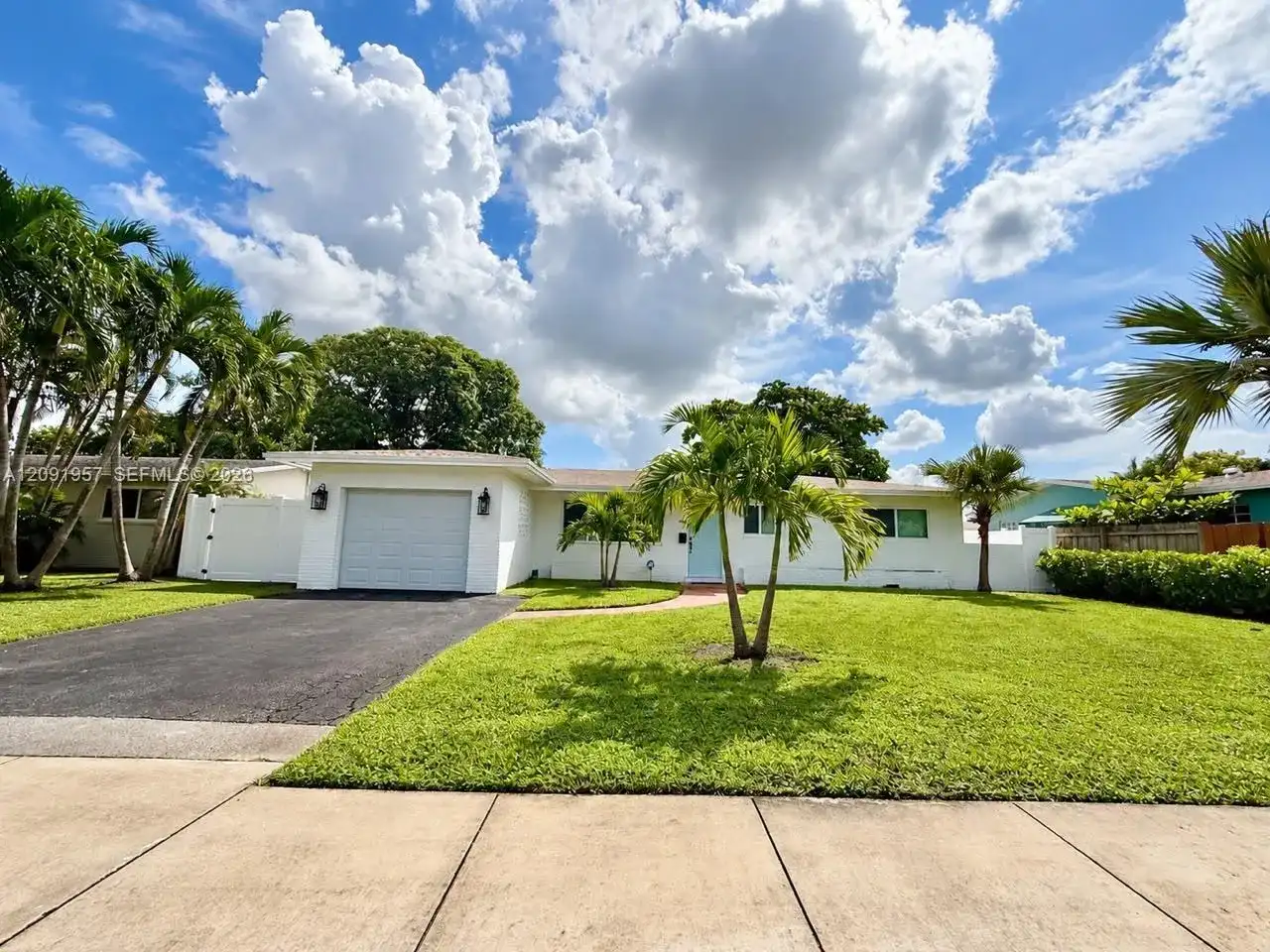 401 SW 72nd Ave, Pembroke Pines FL 33023