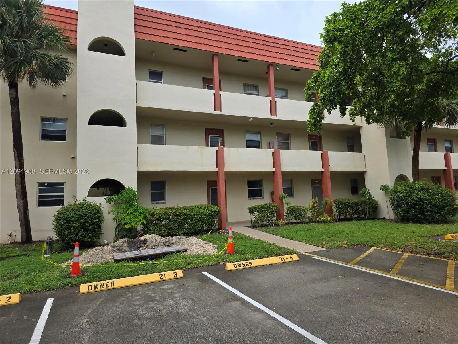 3071 E Sunrise Lakes Dr # 107, Sunrise FL 33322