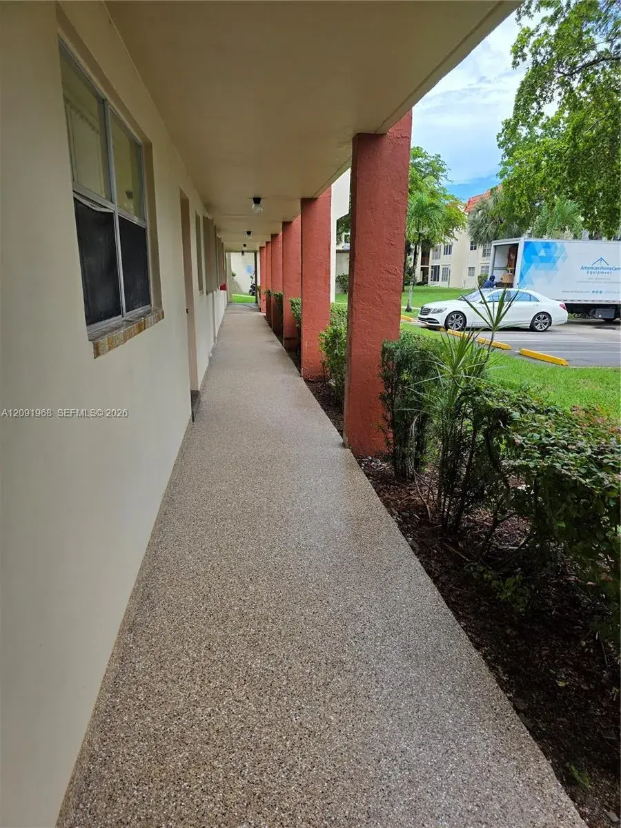 3071 E Sunrise Lakes Dr # 107, Sunrise FL 33322