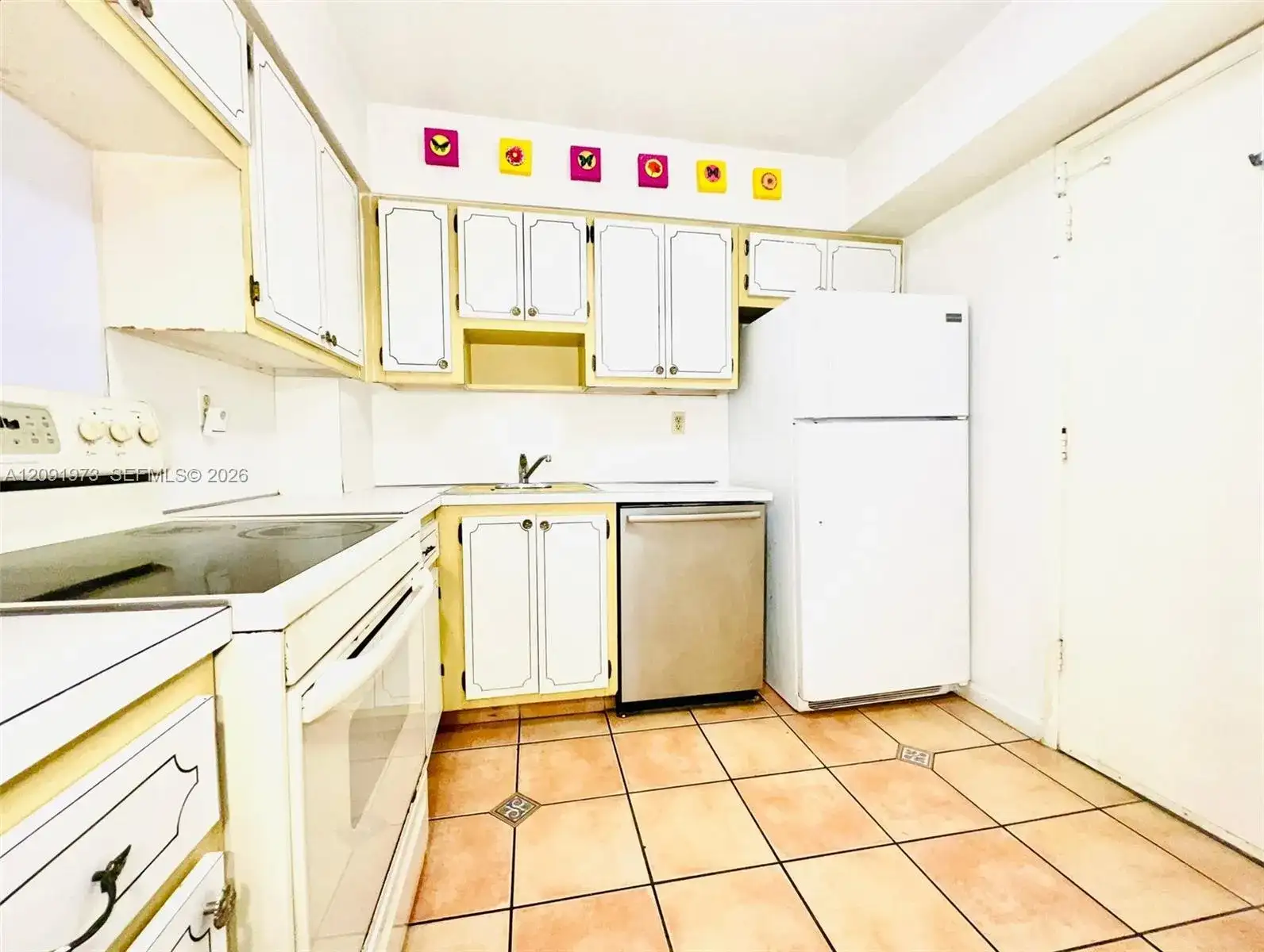 1658 Bay Rd # 203, Miami Beach FL 33139 photo 2