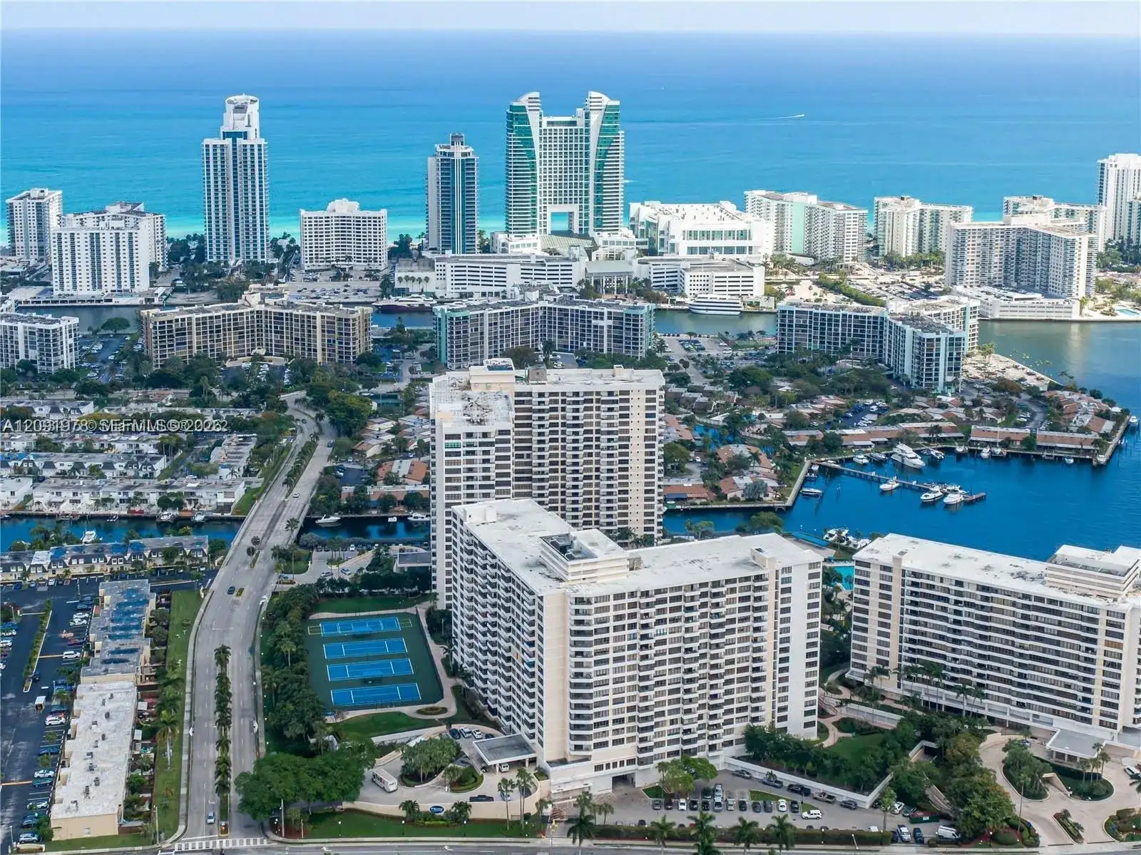 600 Three Islands Blvd # 1113, Hallandale Beach FL 33009 photo 3