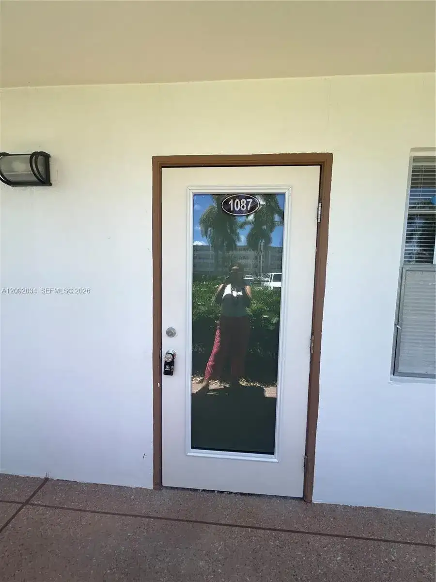 1087 Cornwall E # 1087, Boca Raton FL 33434 photo 2