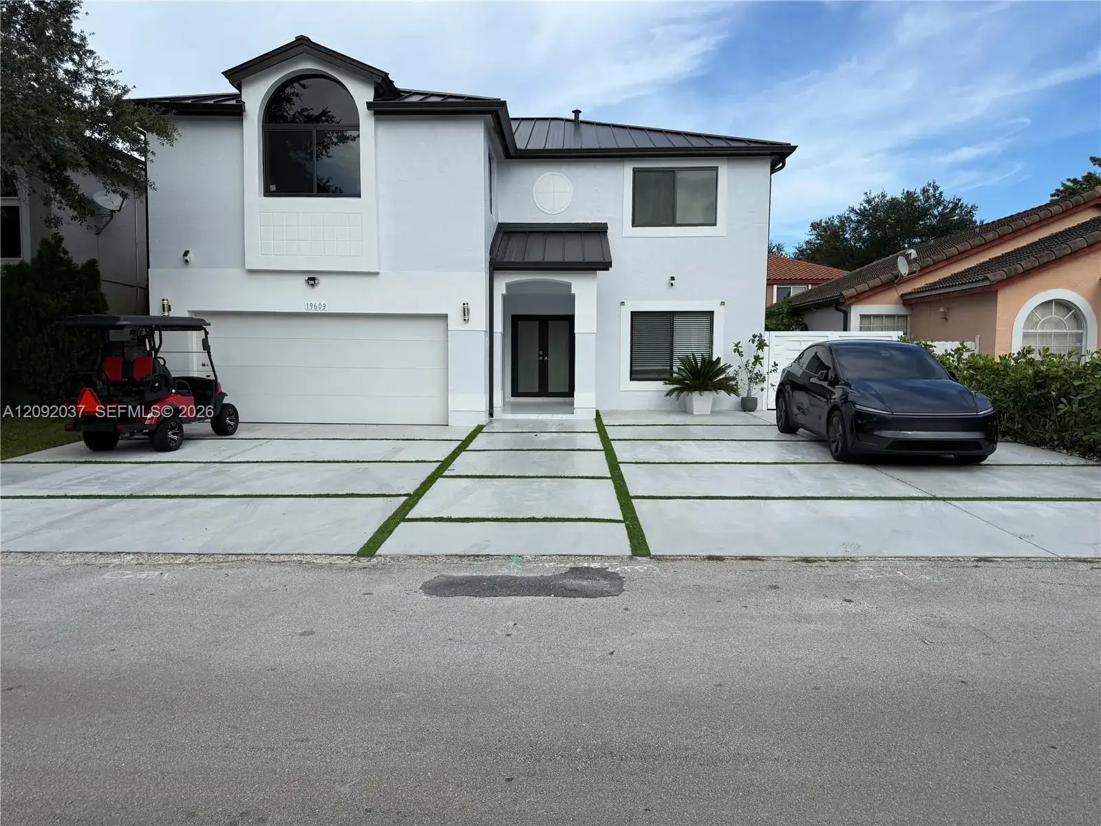 19603 NW 82nd Pl, Hialeah FL 33015
