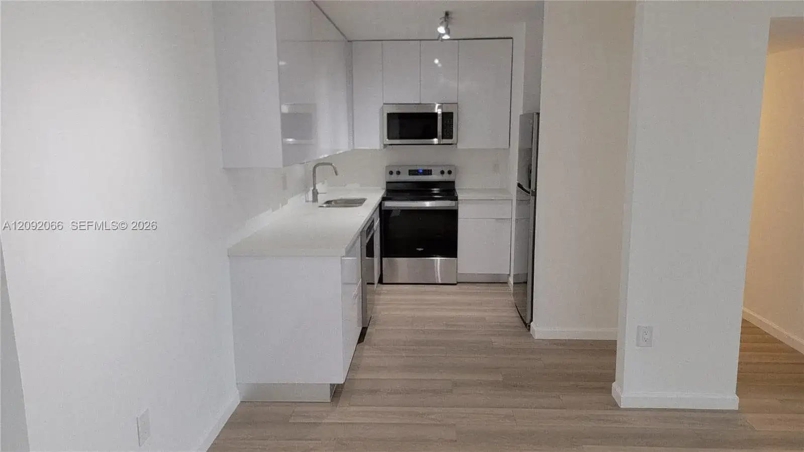 8050 NW 8th St # 1407, Miami FL 33126 photo 3