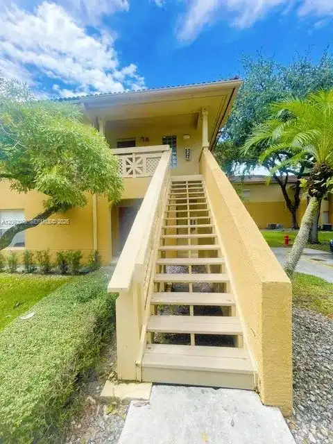 4759 Via Palm Lks # 312, West Palm Beach FL 33417