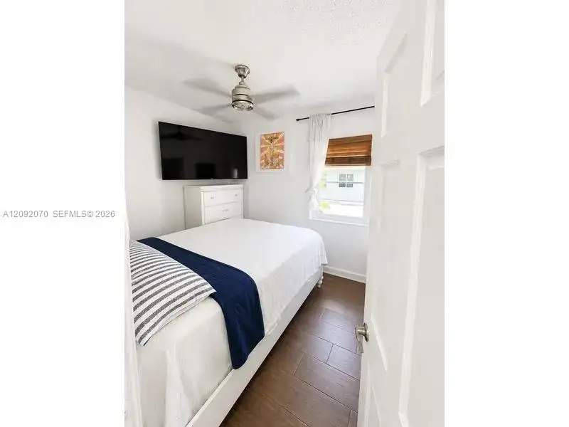 985 SW 10th St, Miami FL 33130 photo 4