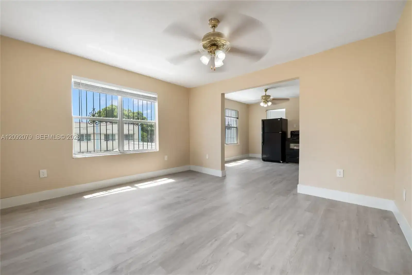 569 SW 5th St, Miami FL 33130 photo 4