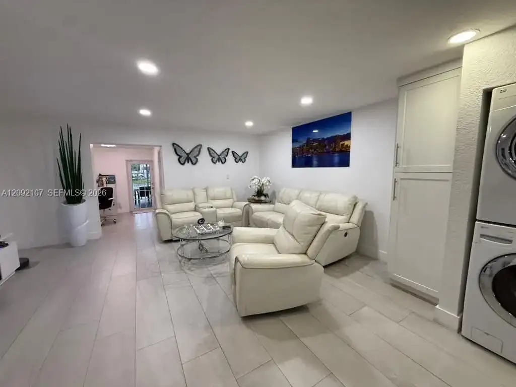 1324 W 71st St, Hialeah FL 33014 photo 4