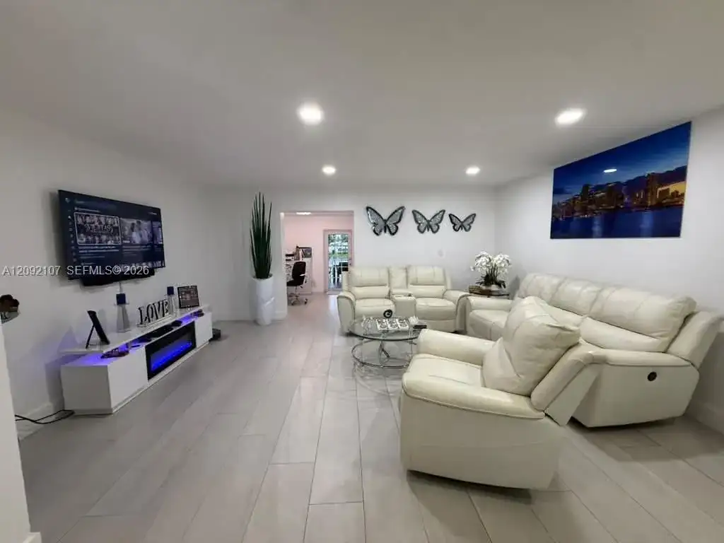 1324 W 71st St, Hialeah FL 33014 photo 5
