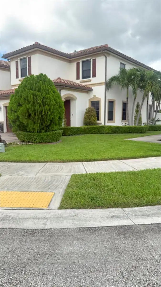 3301 W 89th Ter, Hialeah FL 33018 photo 3