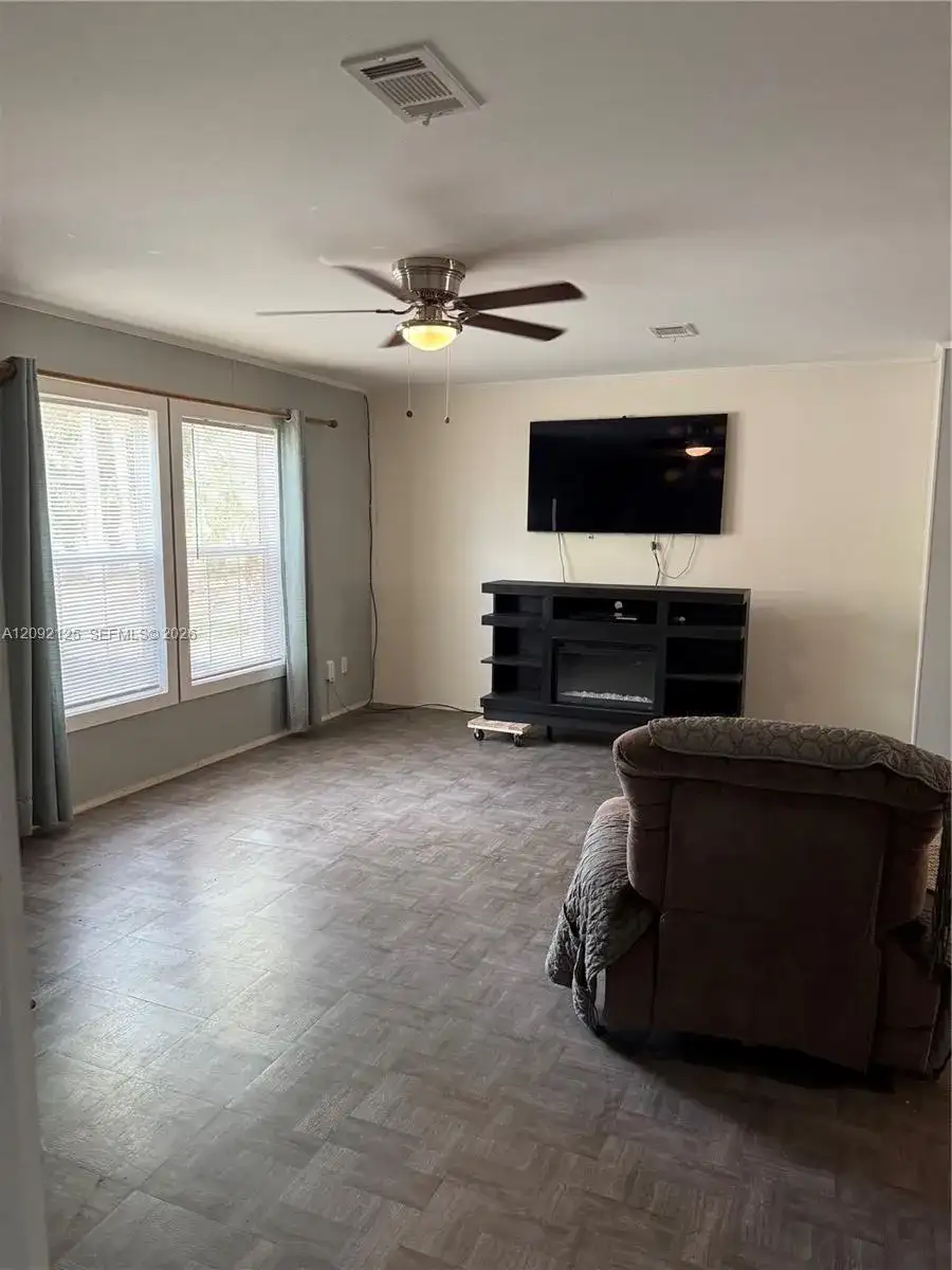 5205 Pioneer 21st St, Clewiston FL 33440 photo 2