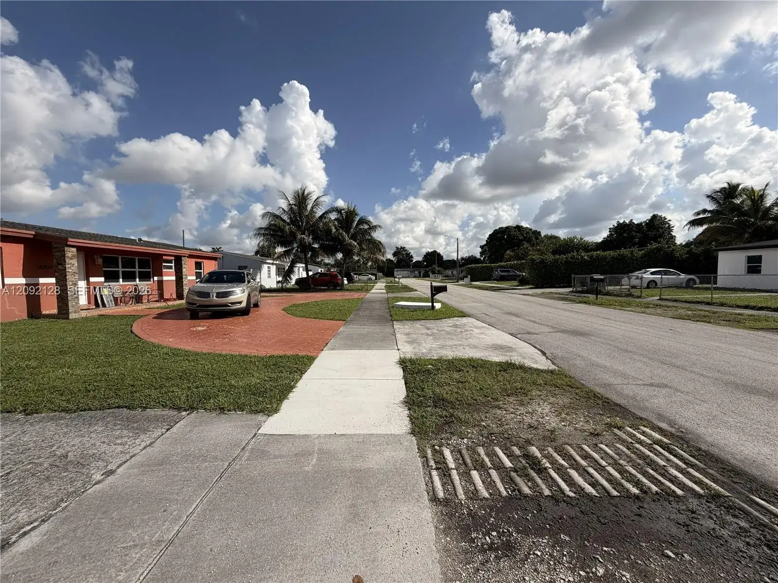 16140 NW 28th Ct, Miami Gardens FL 33054 photo 2
