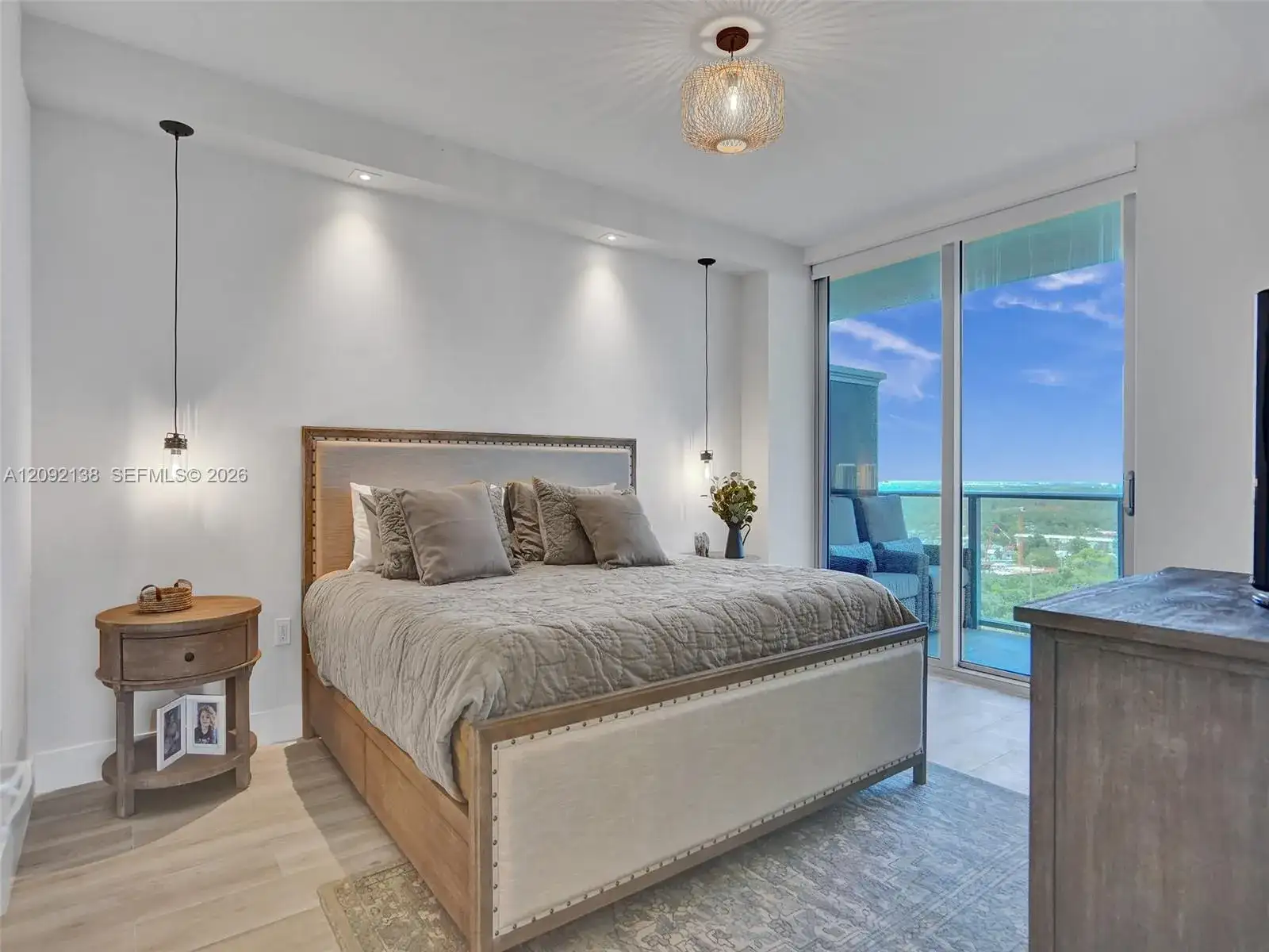 16385 Biscayne Blvd # 2107, North Miami Beach FL 33160 photo 2