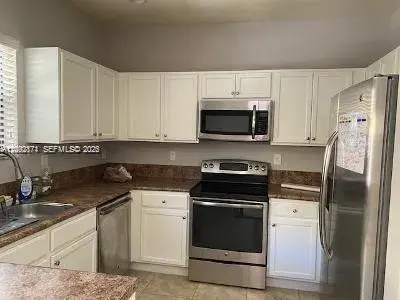 373 NE 37th Ave, Homestead FL 33033