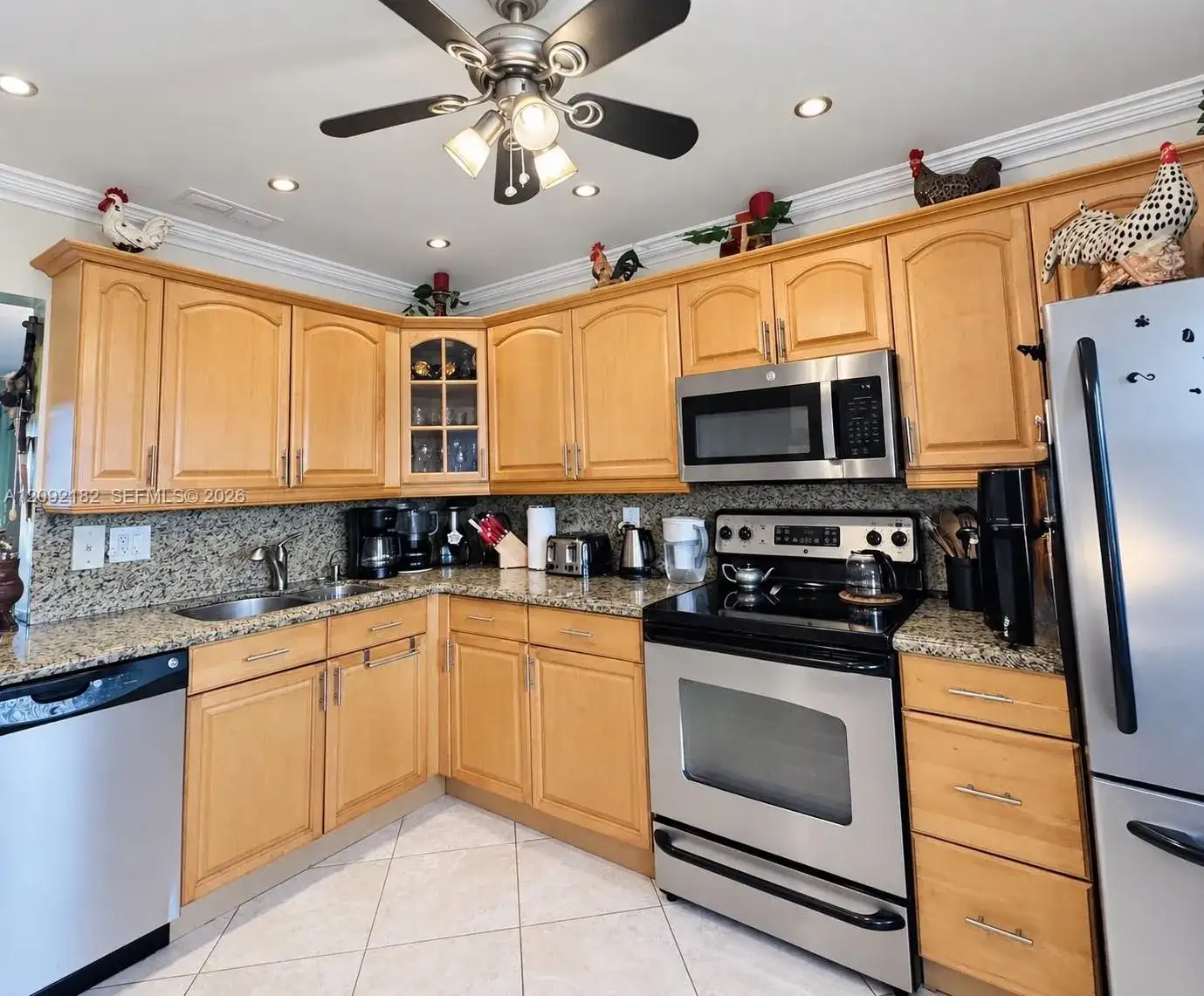 1000 NE 14th Ave # 703, Hallandale Beach FL 33009 photo 4