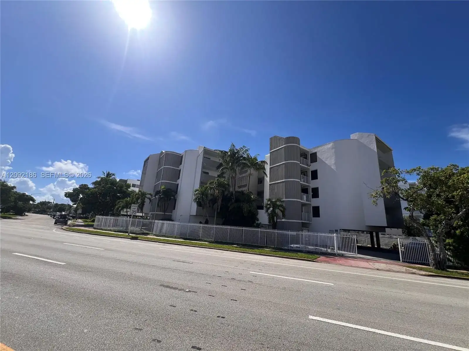 2000 Biarritz Dr # 407, Miami Beach FL 33141