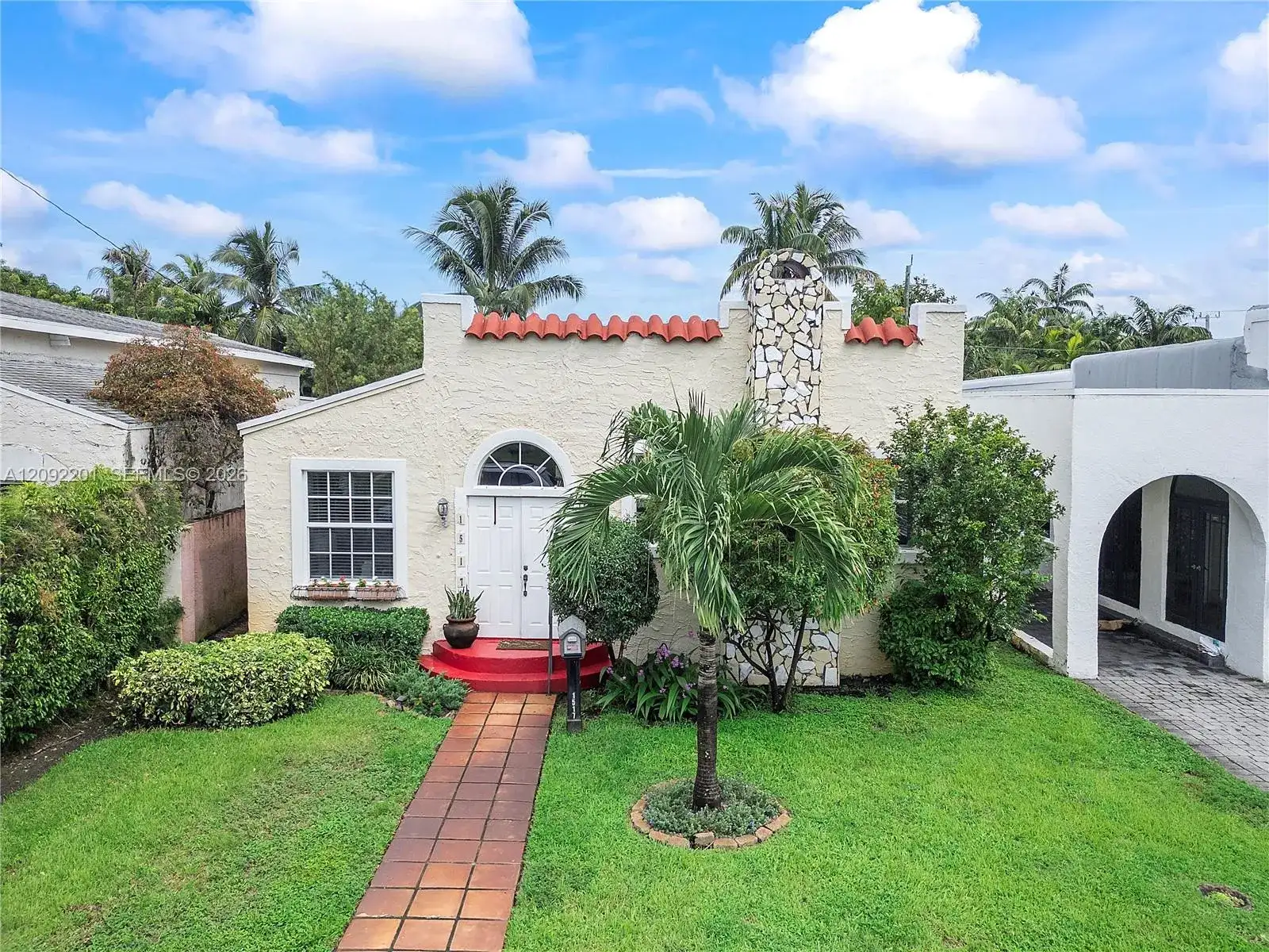 1517 Adams St, Hollywood FL 33020 photo 2