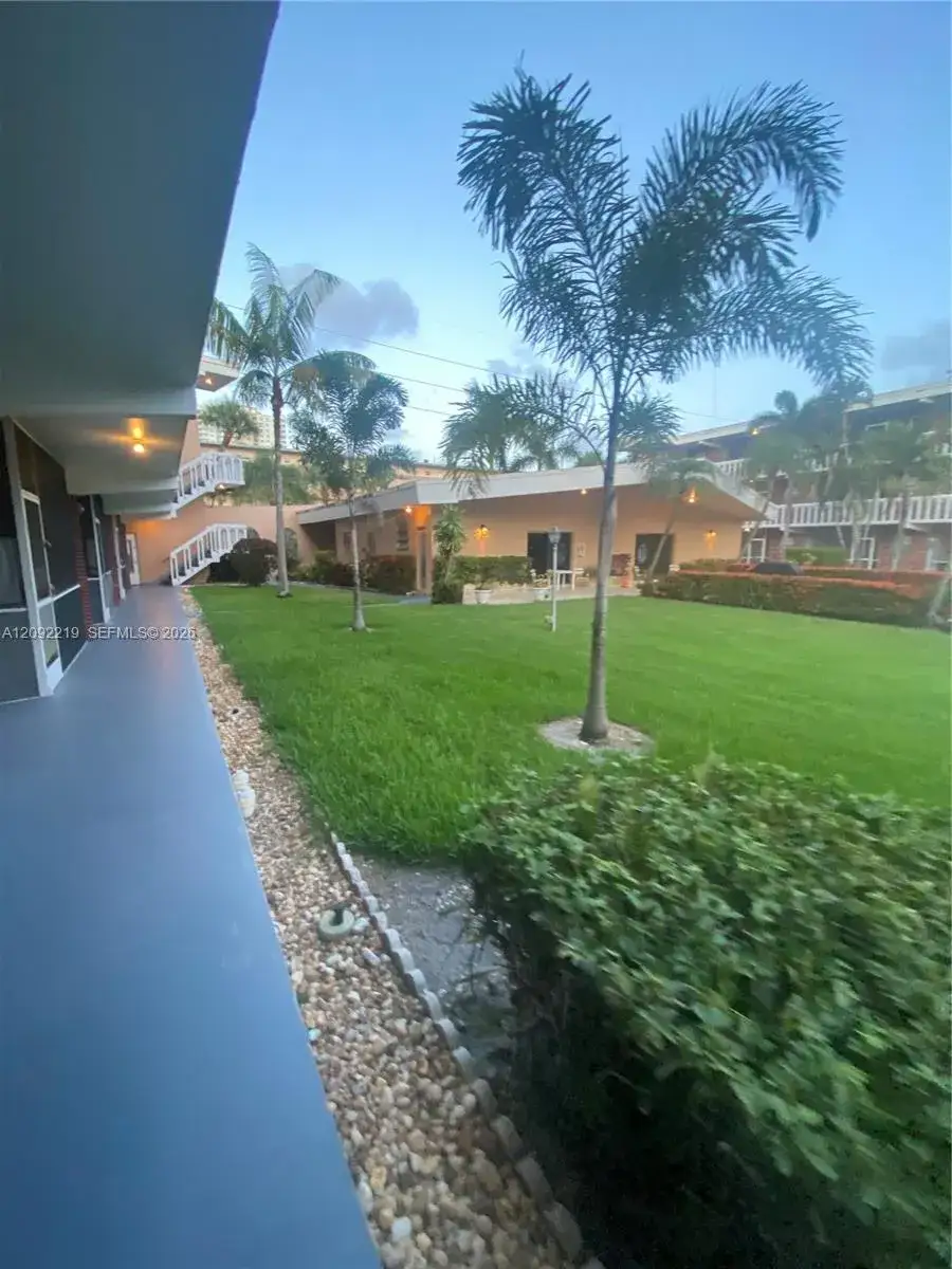 201 NE 14th Ave # 5A, Hallandale Beach FL 33009