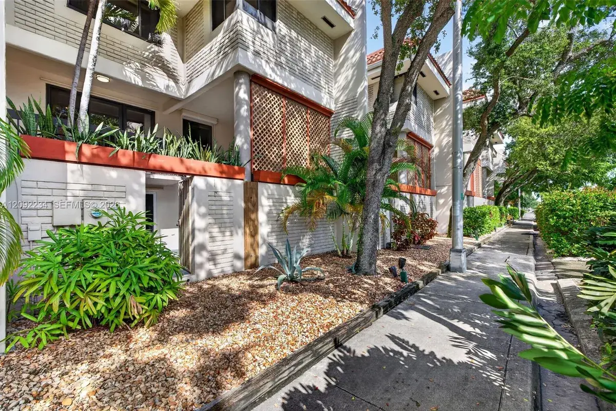 1401 NE 9th St # 50, Fort Lauderdale FL 33304