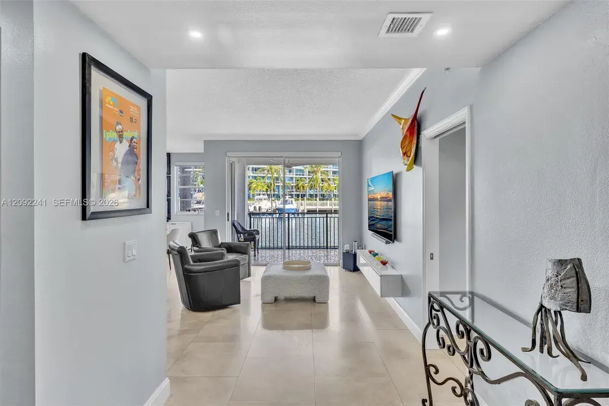 3125 NE 184th St # 1102, Aventura FL 33160