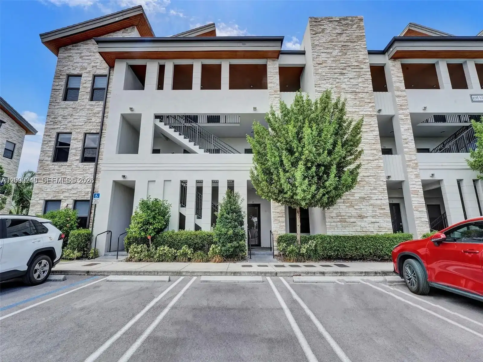 8195 NW 104th Ave # 2, Doral FL 33178