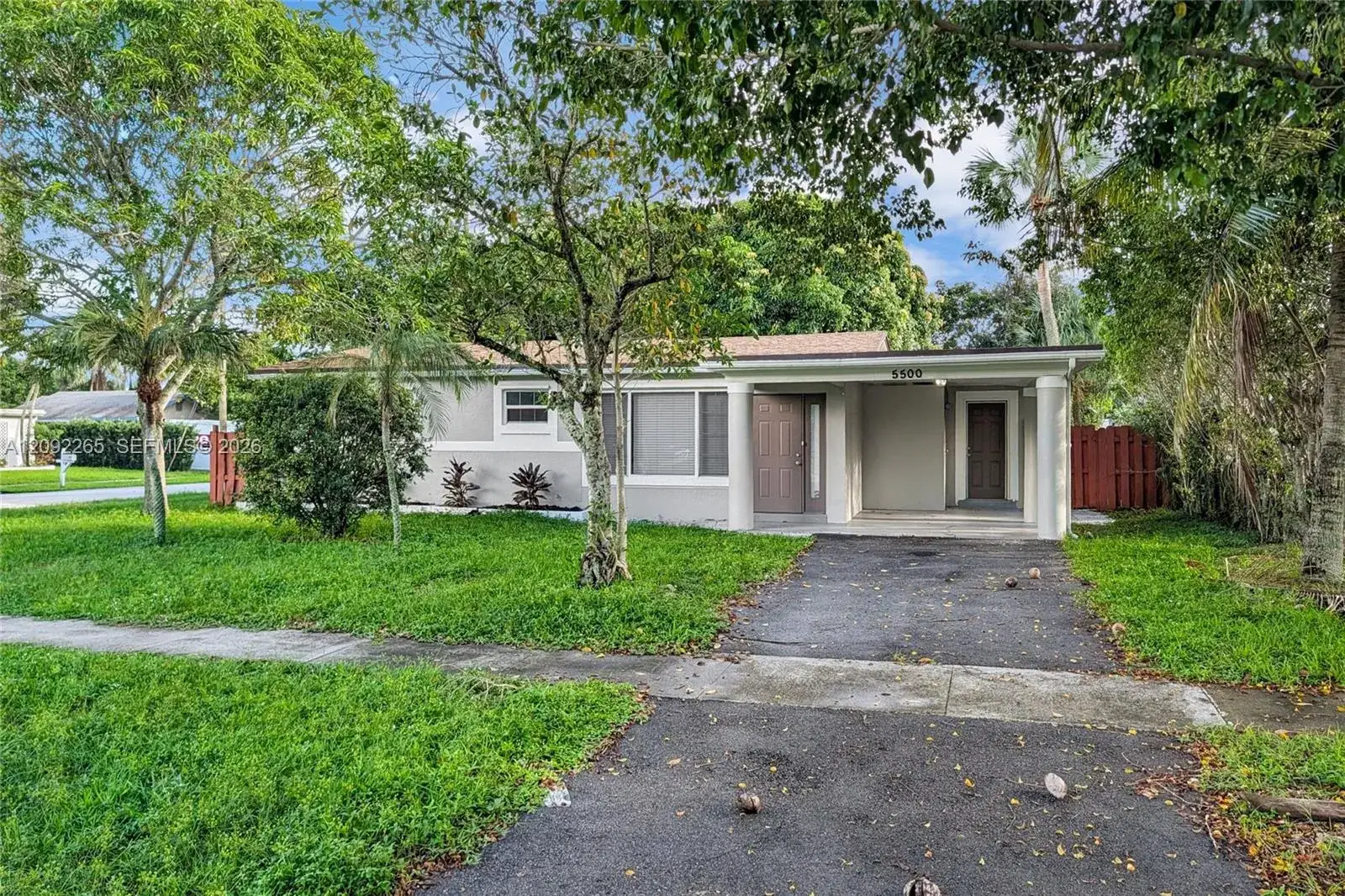 5500 SW 7th St, Margate FL 33068