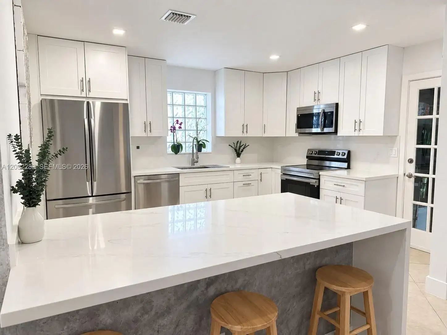 1235 Pierce St, Hollywood FL 33019 photo 3