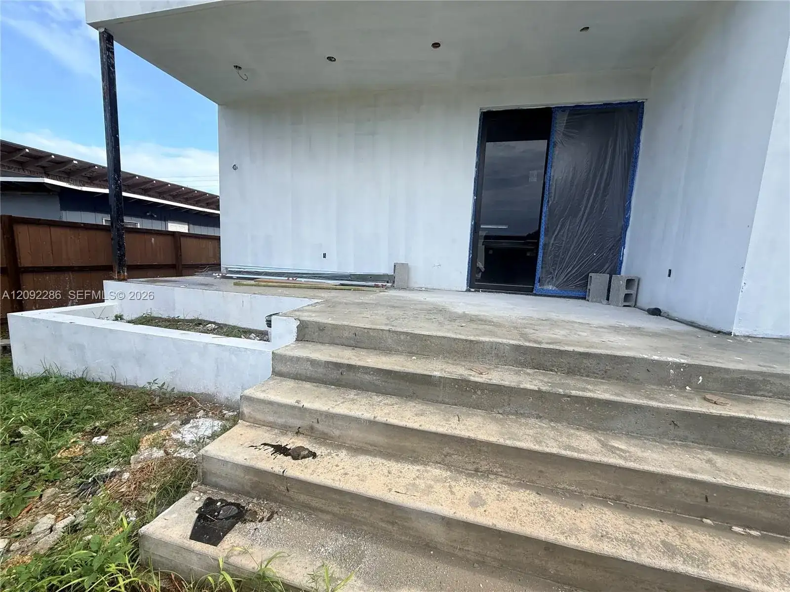 3075 NW 17th St, Miami FL 33125 photo 2