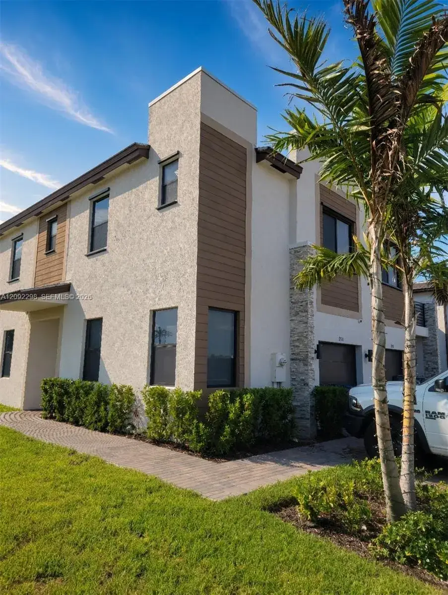796 NE 208th Ter # 796, Miami Gardens FL 33179