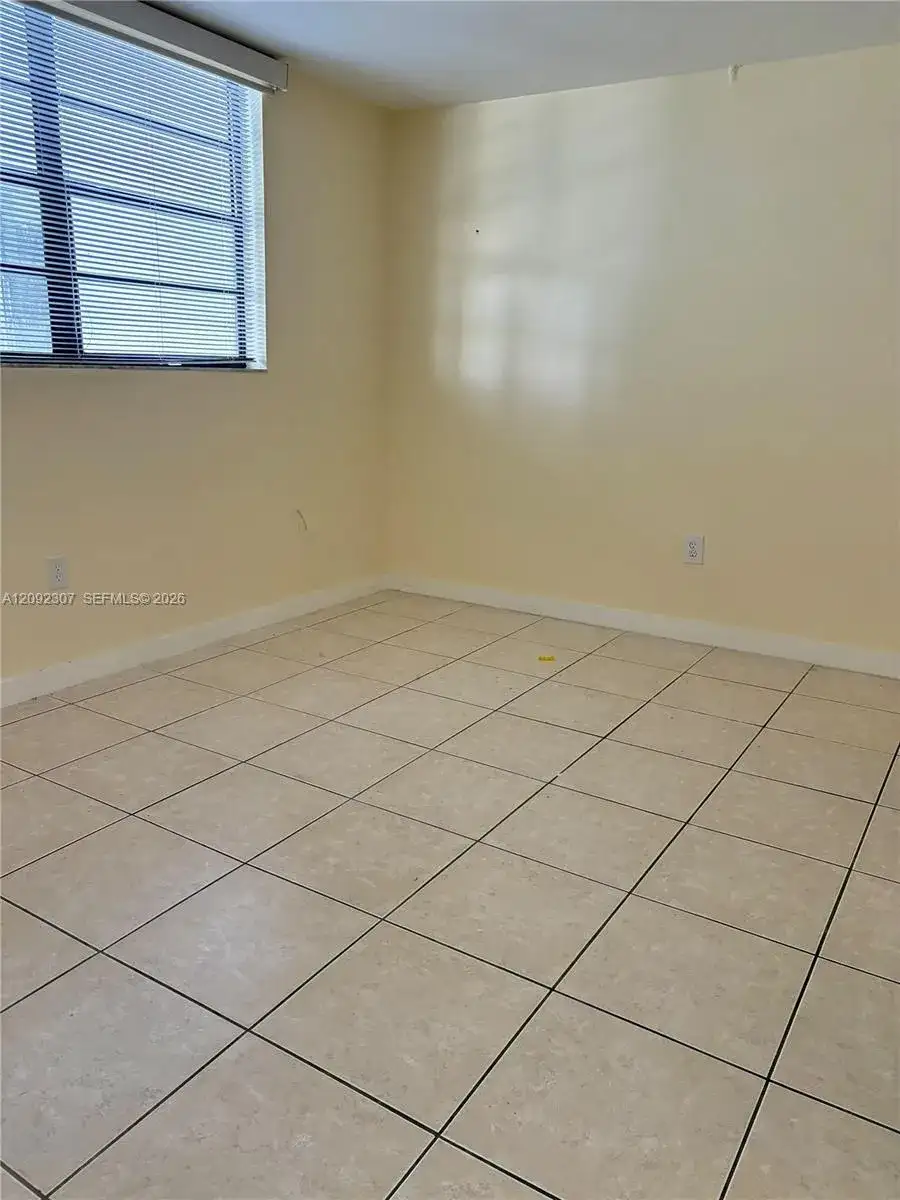 5050 NW 7th St # 309, Miami FL 33126 photo 4