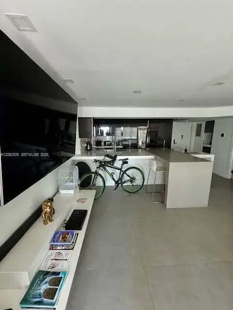 7135 Collins Ave # 814, Miami Beach FL 33141 photo 3