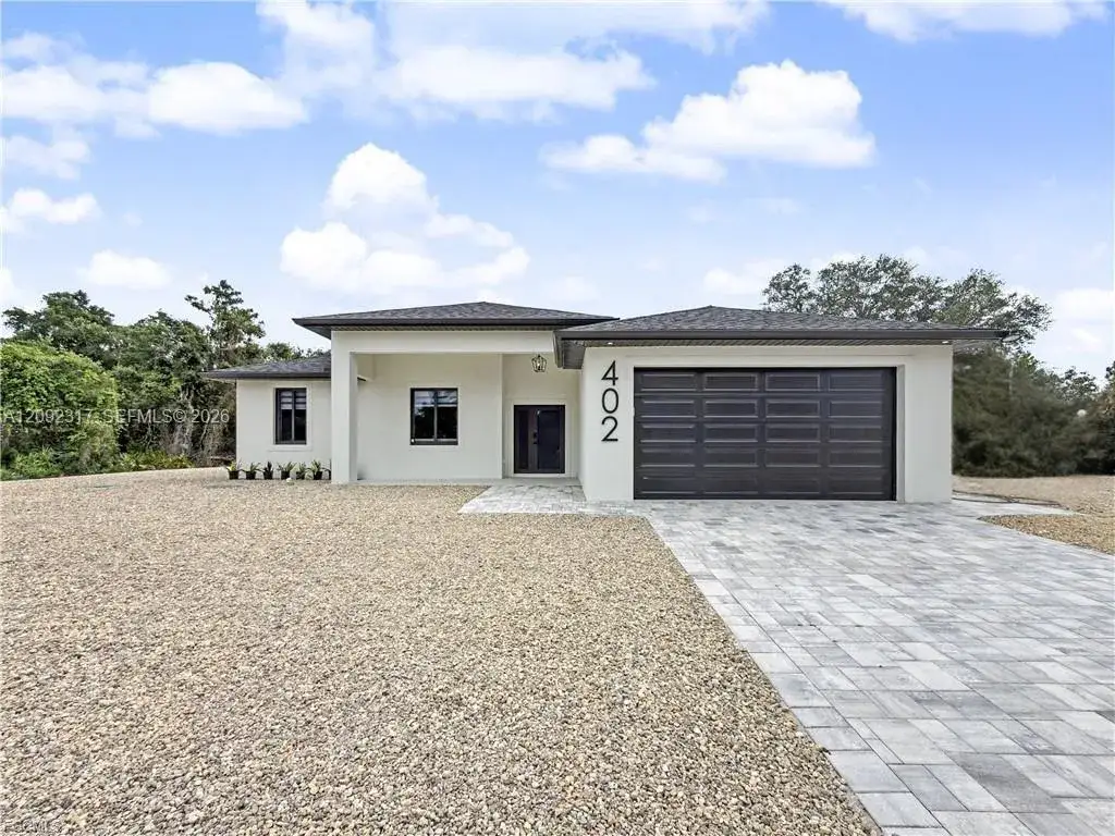 402 Thompson Ave, Lehigh Acres FL 33972